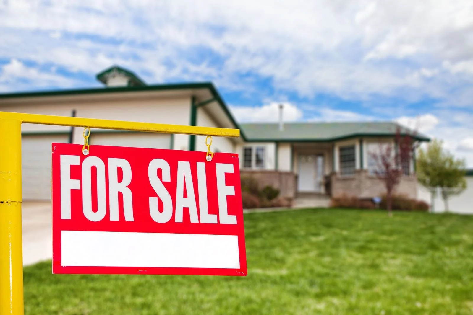 Can I Sell My House Privately After Listing With a Realtor?